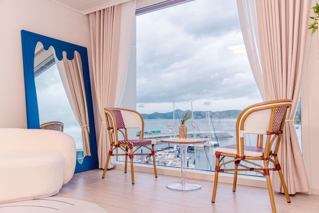 The Castle Ocean Suite ヨス市 エクステリア 写真